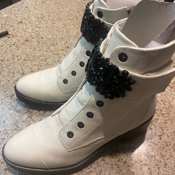 Karl Lagerfeld boots! Beautiful Pippa Boots! - Picture 4 of 7